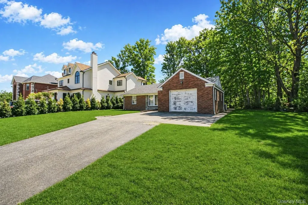 20 Delphine Terrace Staten Island NY 10305