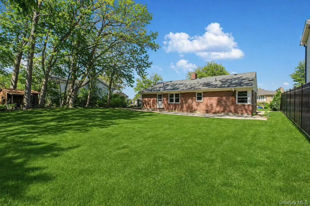 20 Delphine Terrace Staten Island NY 10305