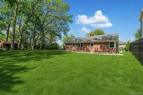 20 Delphine Terrace Staten Island NY 10305