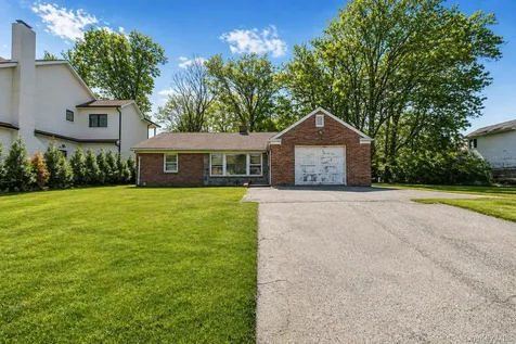 20 Delphine Terrace Staten Island NY 10305