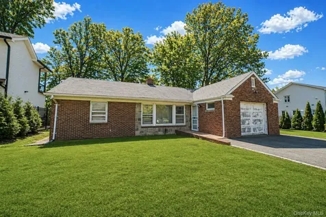 20 Delphine Terrace Staten Island NY 10305