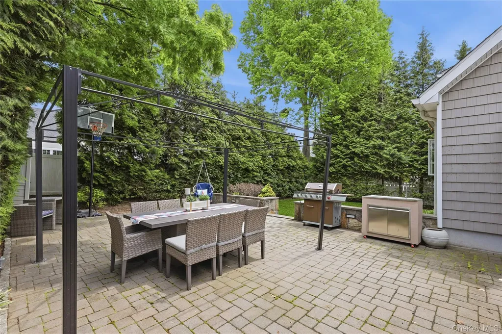 123 Hilburn Road Scarsdale NY 10583