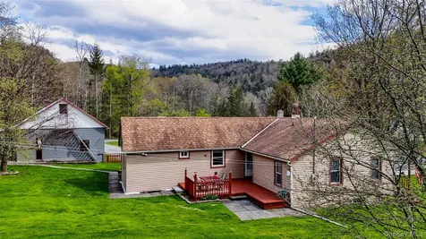 11 Hood Road Roscoe NY 12776