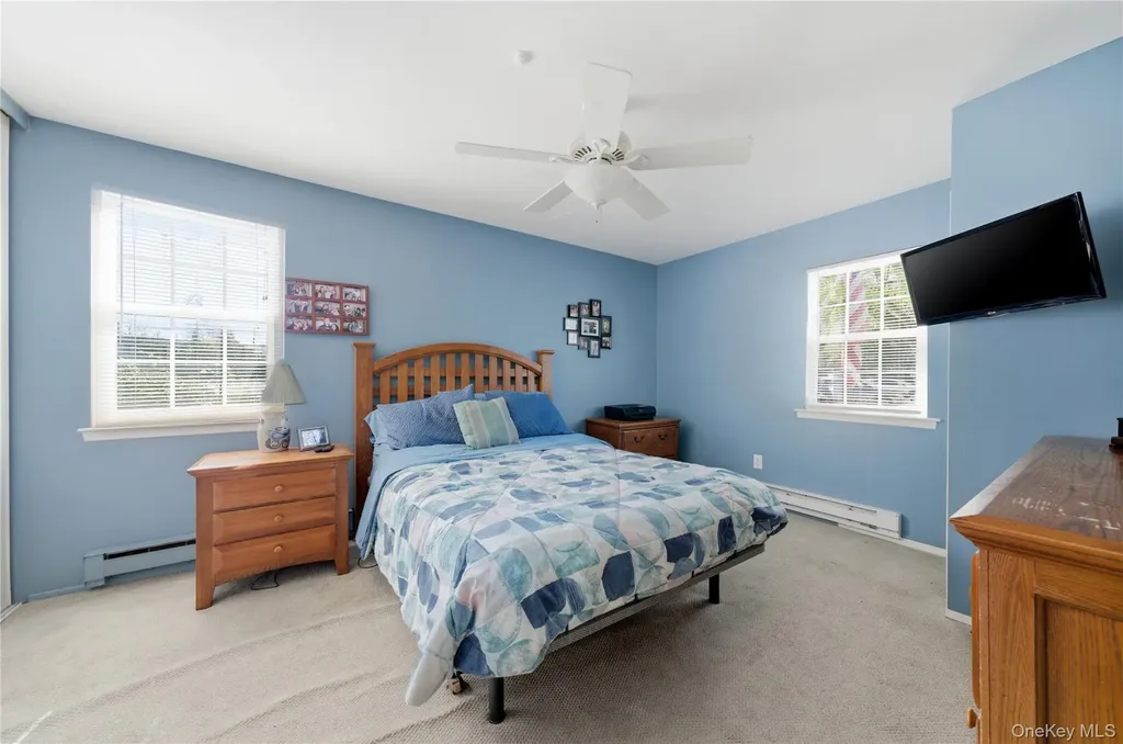 66 Harbor N Amityville NY 11701
