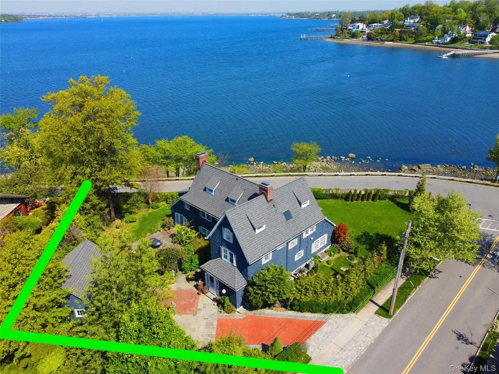 1120 Shore Road Little Neck NY 11363
