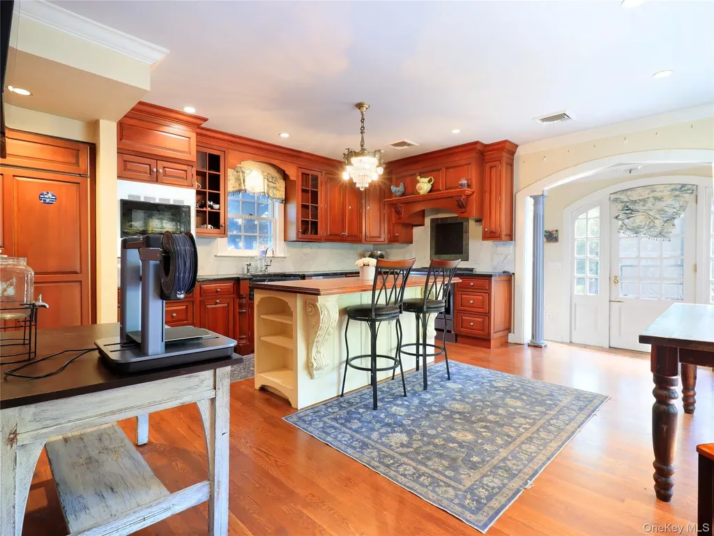 1120 Shore Road Little Neck NY 11363