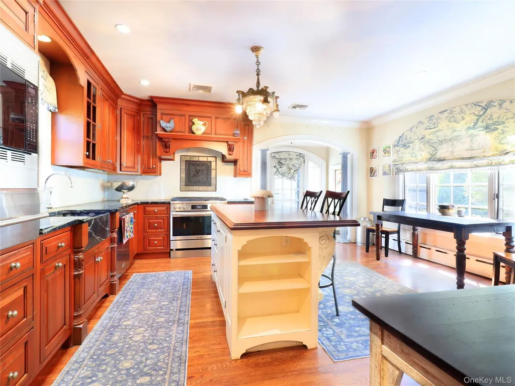 1120 Shore Road Little Neck NY 11363
