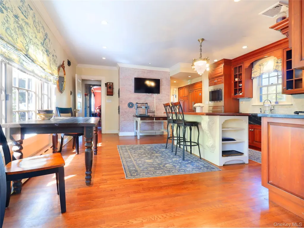 1120 Shore Road Little Neck NY 11363