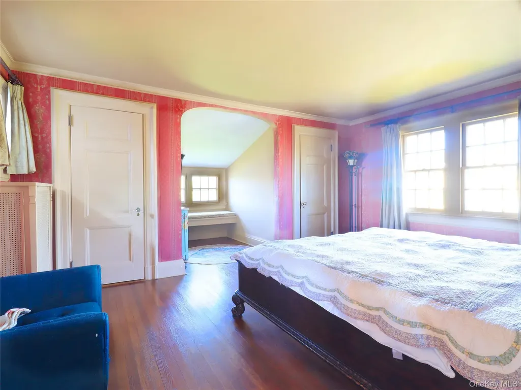 1120 Shore Road Little Neck NY 11363