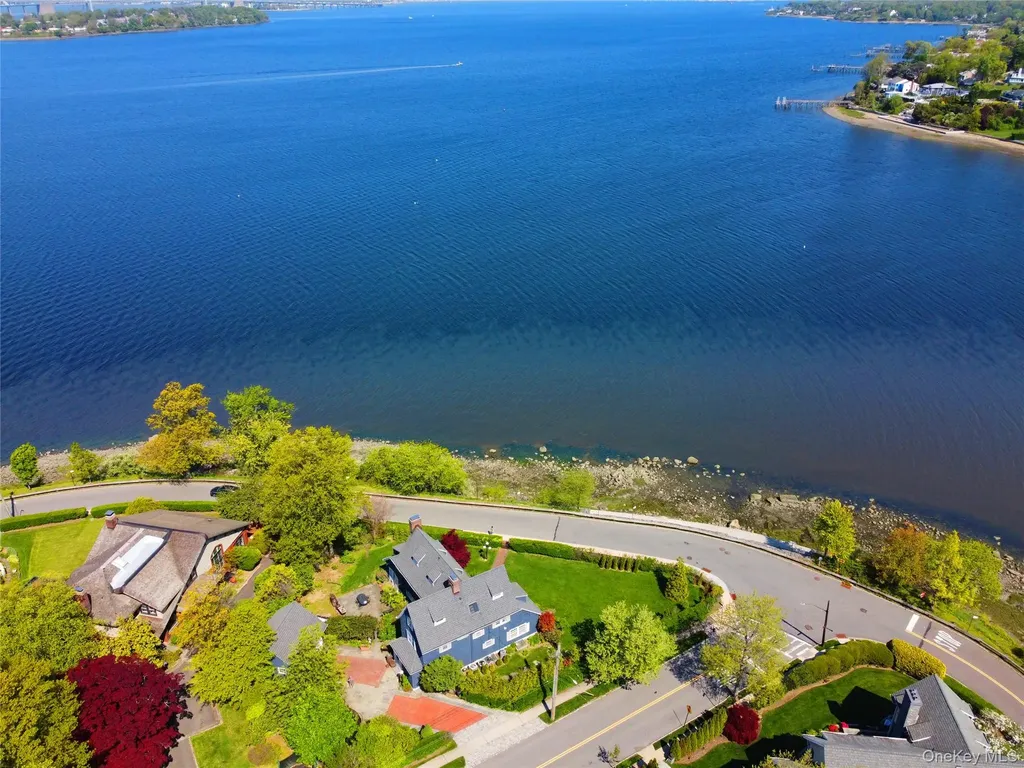 1120 Shore Road Little Neck NY 11363