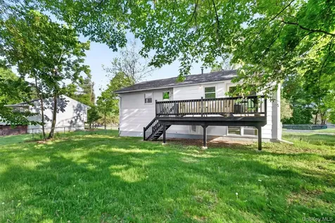 8 Mockingbird Lane Poughkeepsie NY 12601