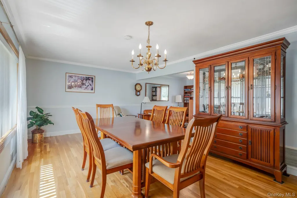 75 Pawnee Drive Commack NY 11725