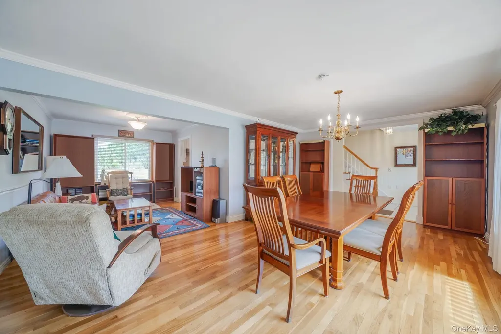75 Pawnee Drive Commack NY 11725