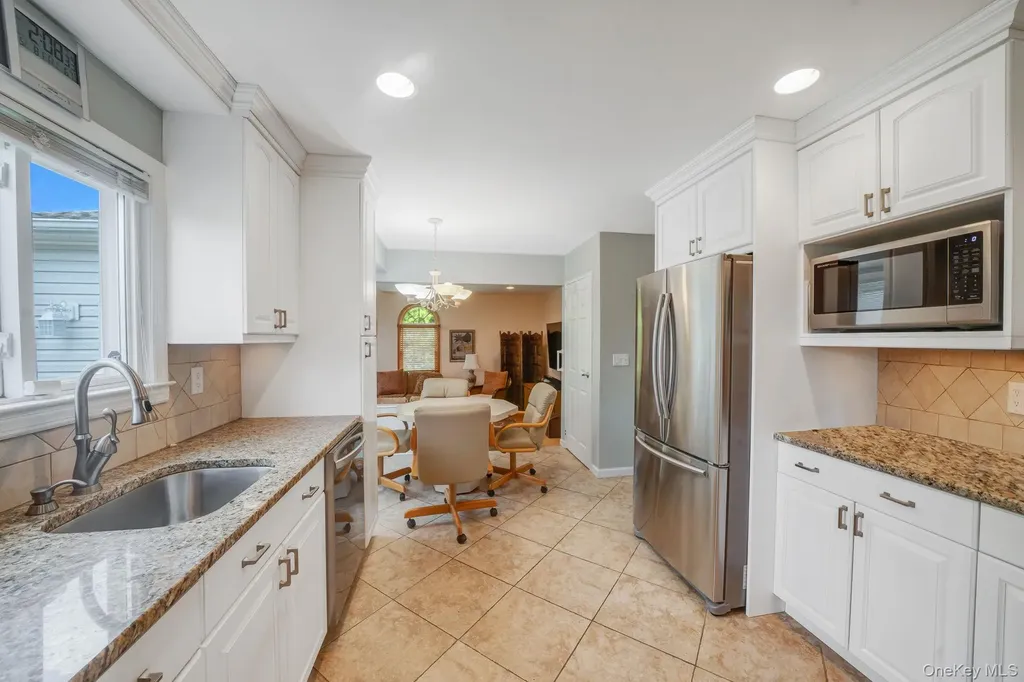 75 Pawnee Drive Commack NY 11725
