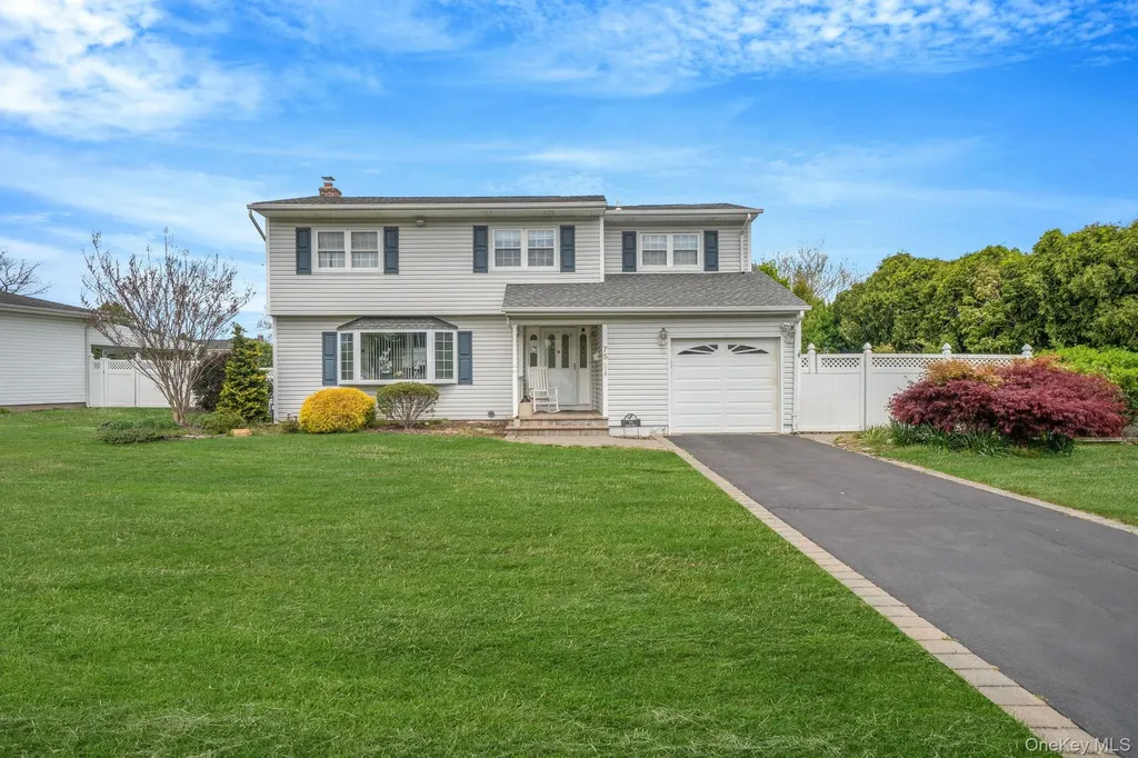 75 Pawnee Drive Commack NY 11725