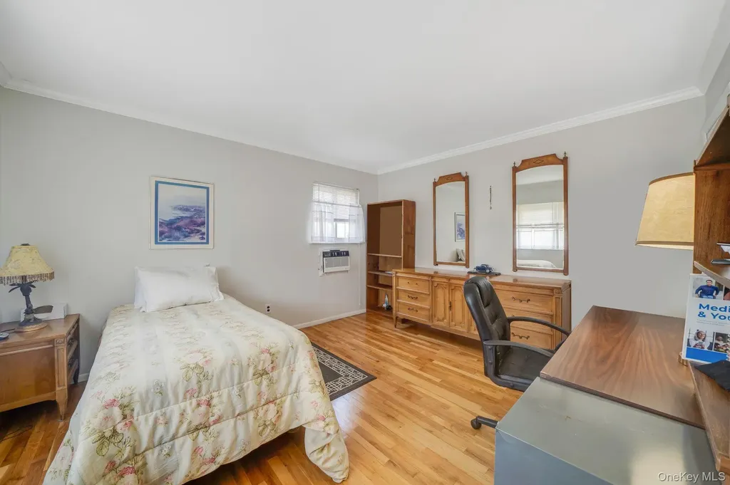 75 Pawnee Drive Commack NY 11725
