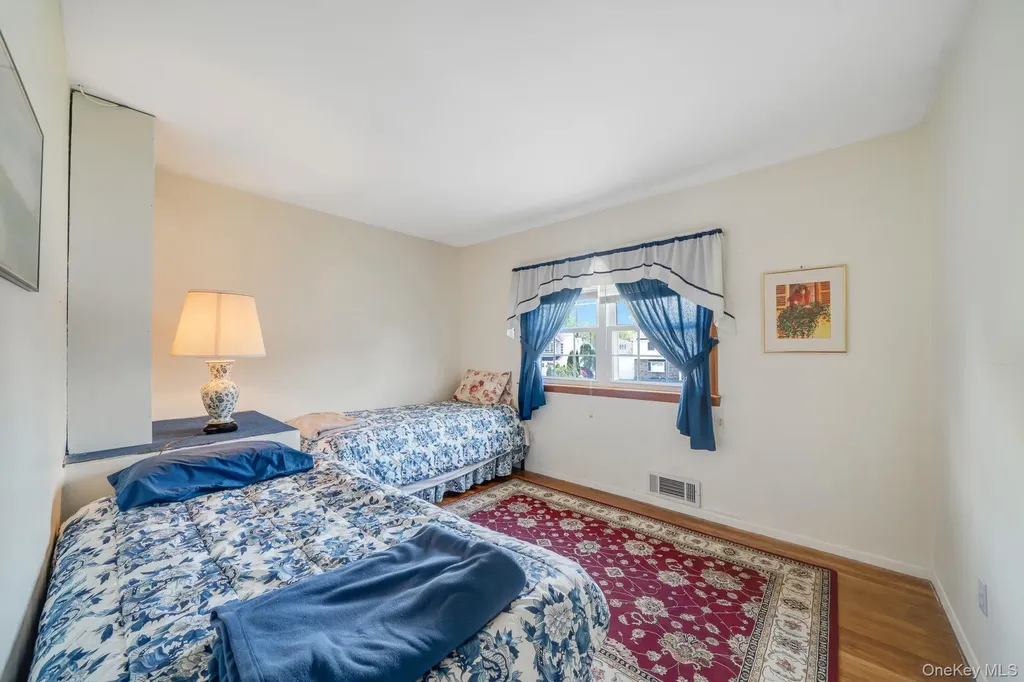 75 Pawnee Drive Commack NY 11725