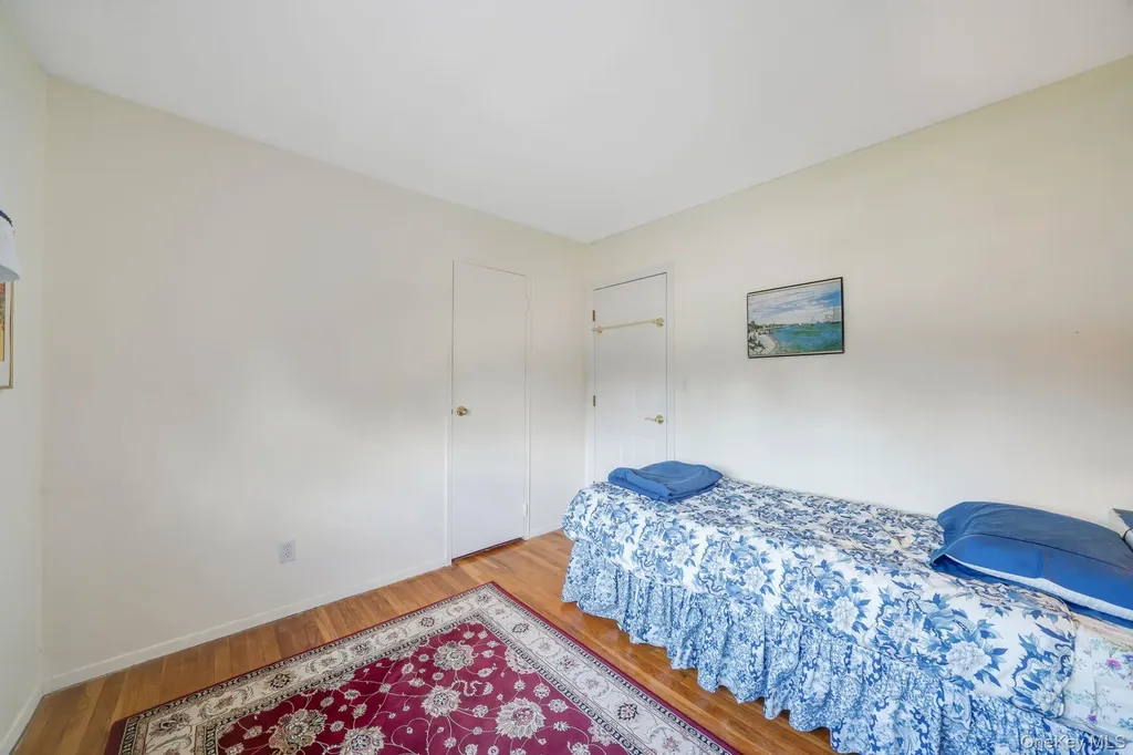 75 Pawnee Drive Commack NY 11725
