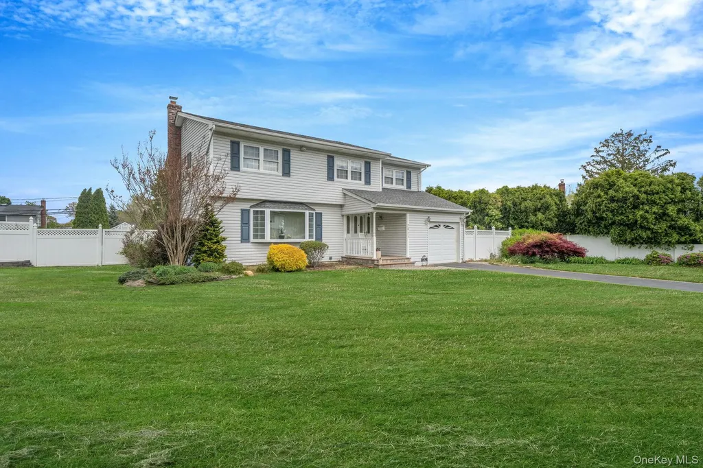 75 Pawnee Drive Commack NY 11725