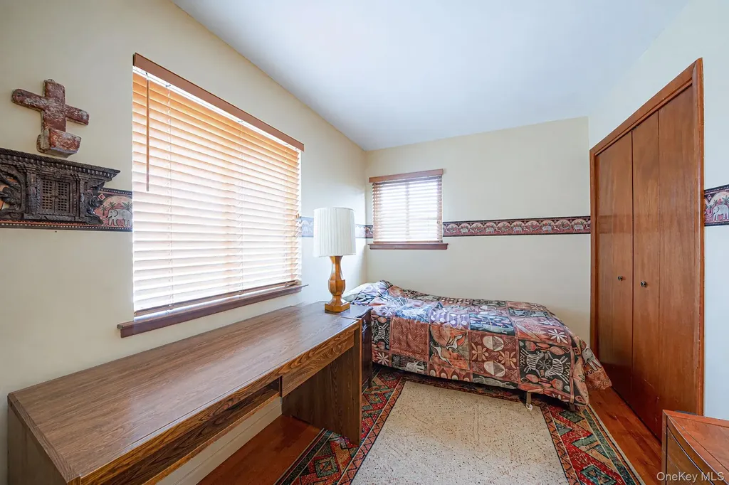 75 Pawnee Drive Commack NY 11725