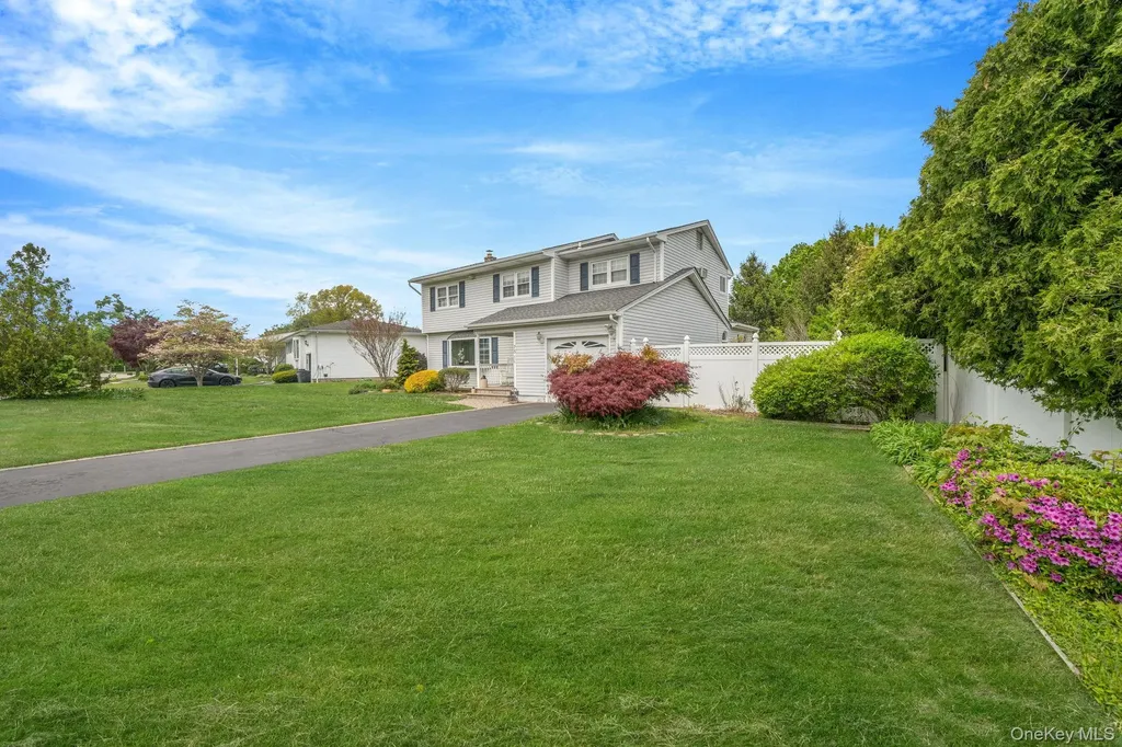 75 Pawnee Drive Commack NY 11725