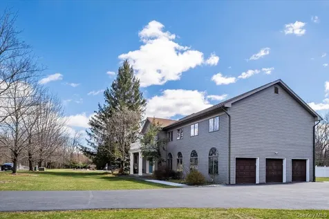 11 Baker Lane Suffern NY 10901
