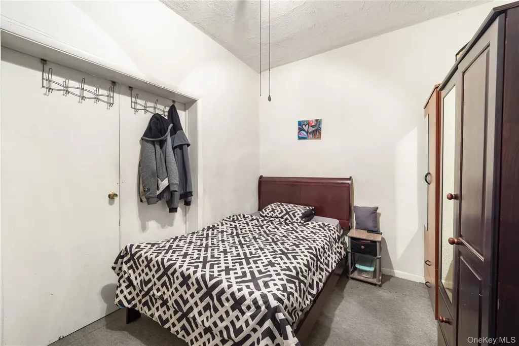 60-77 69th Avenue Ridgewood NY 11385