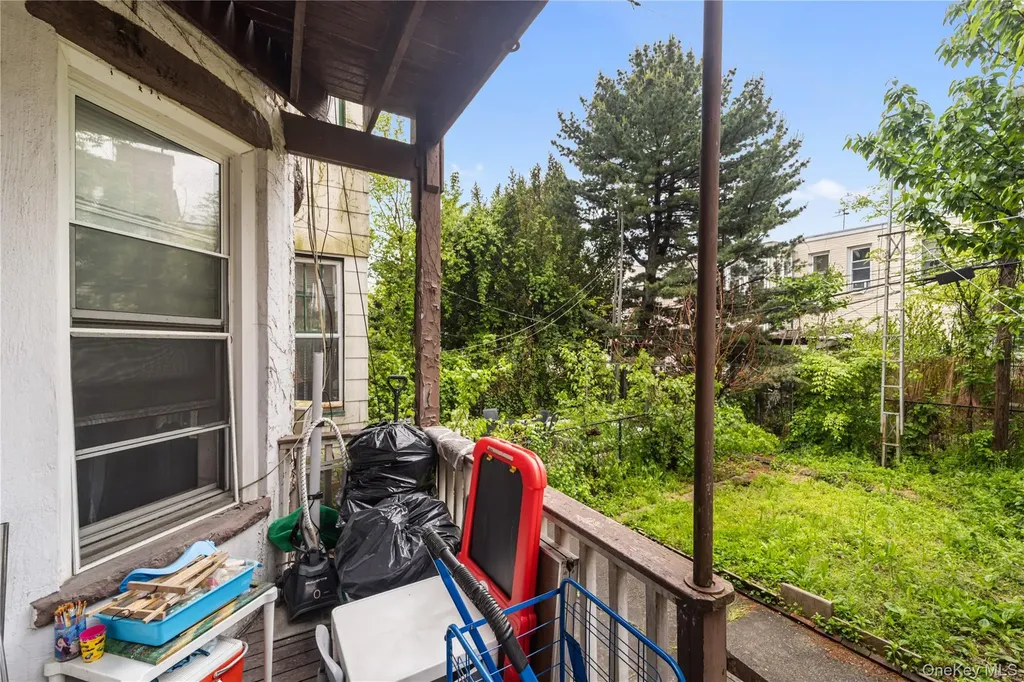 60-77 69th Avenue Ridgewood NY 11385
