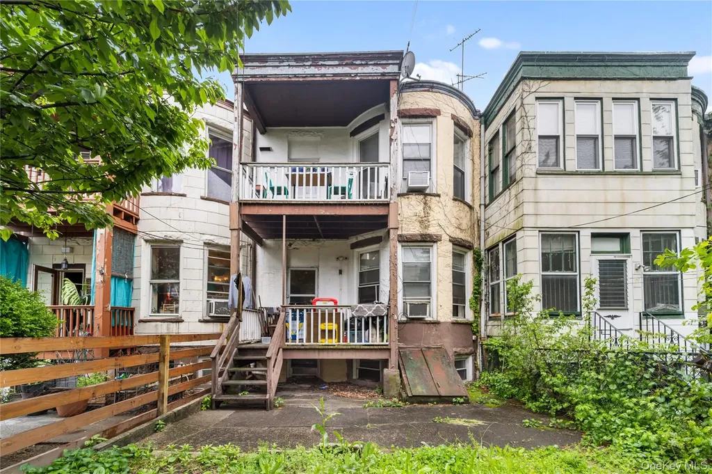 60-77 69th Avenue Ridgewood NY 11385