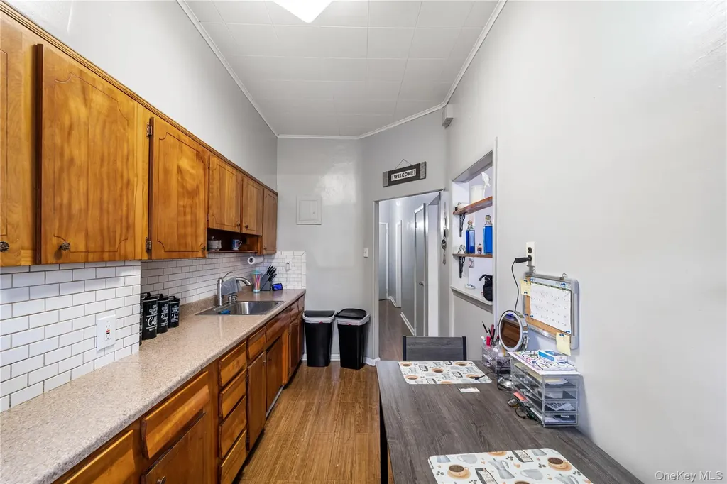 60-77 69th Avenue Ridgewood NY 11385