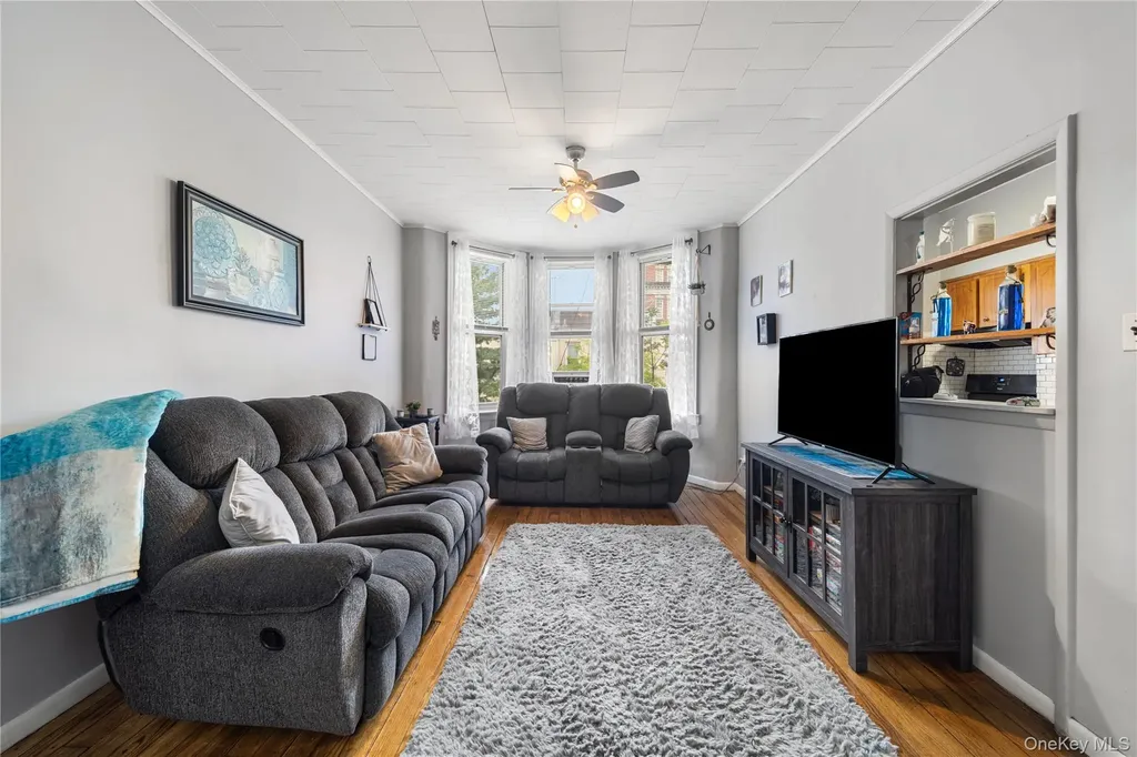 60-77 69th Avenue Ridgewood NY 11385