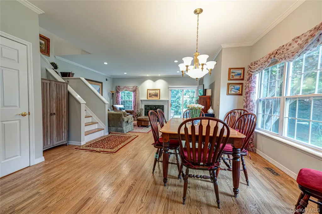 34 Paddington Circle Smithtown NY 11787