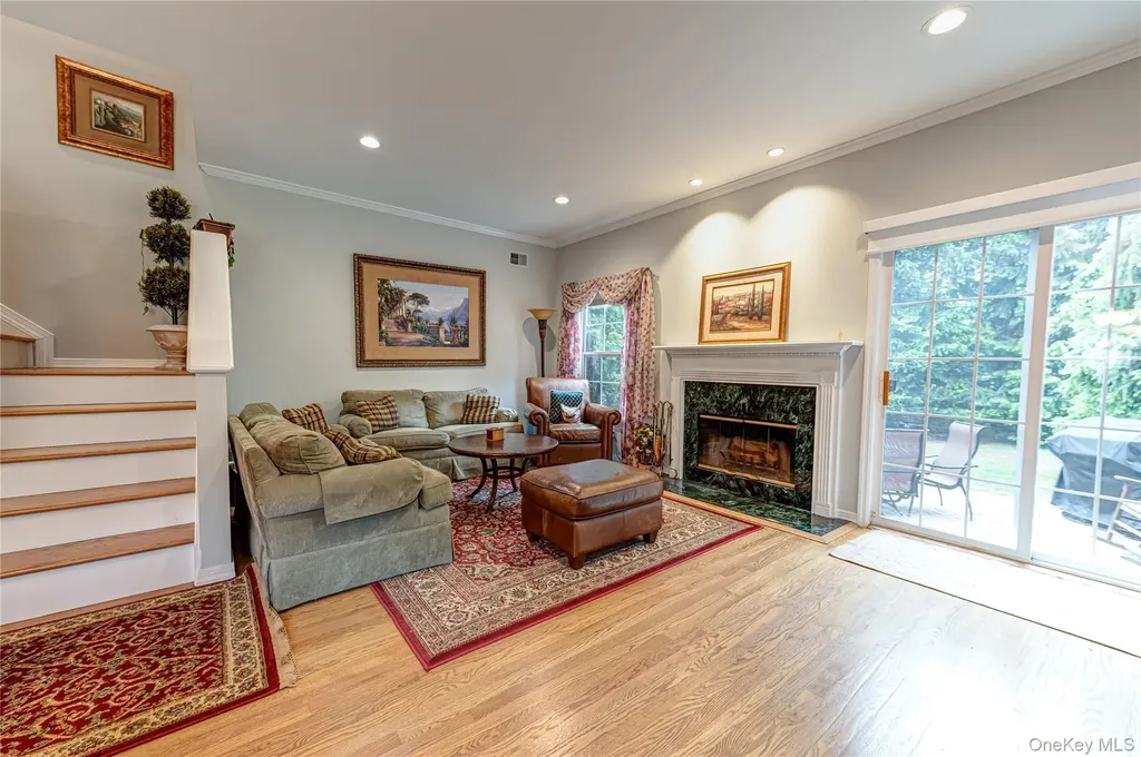 34 Paddington Circle Smithtown NY 11787