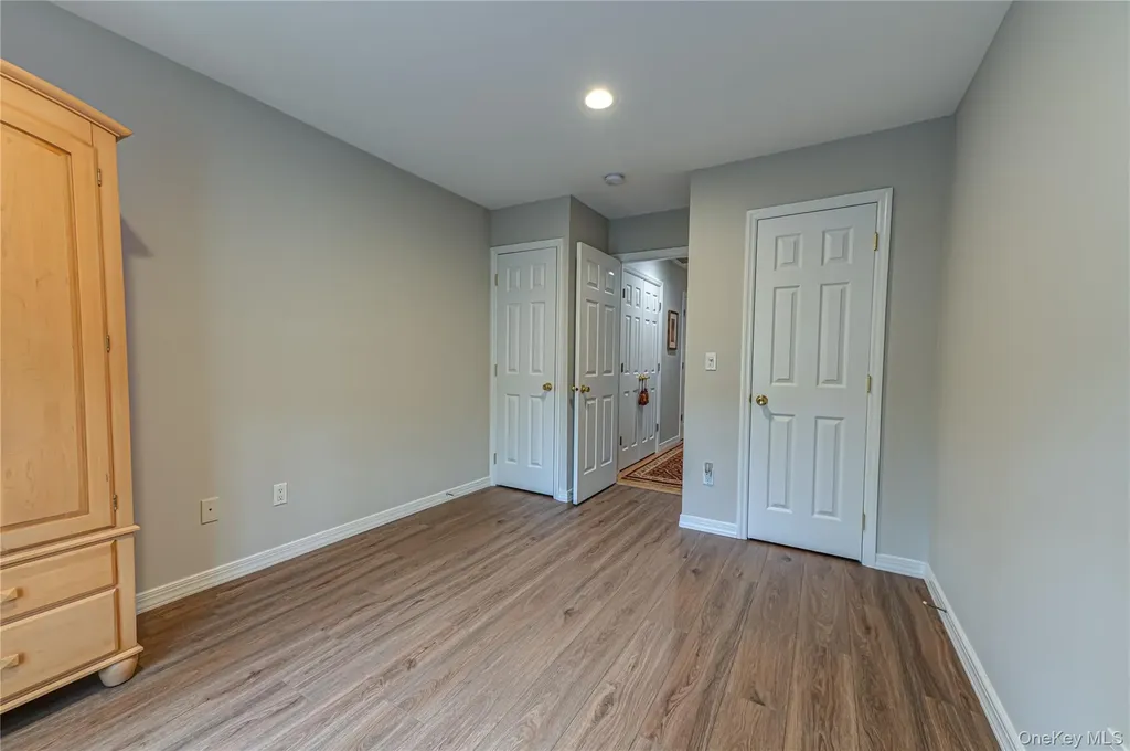 34 Paddington Circle Smithtown NY 11787