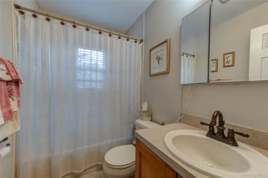 34 Paddington Circle Smithtown NY 11787