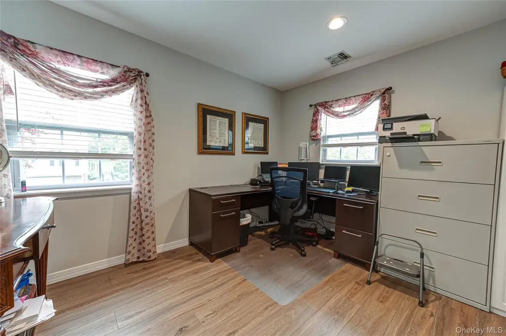 34 Paddington Circle Smithtown NY 11787