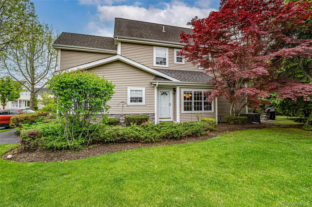 34 Paddington Circle Smithtown NY 11787