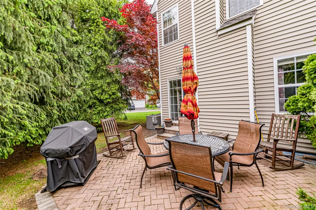 34 Paddington Circle Smithtown NY 11787