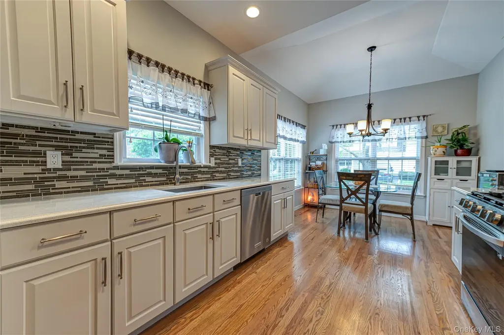 34 Paddington Circle Smithtown NY 11787