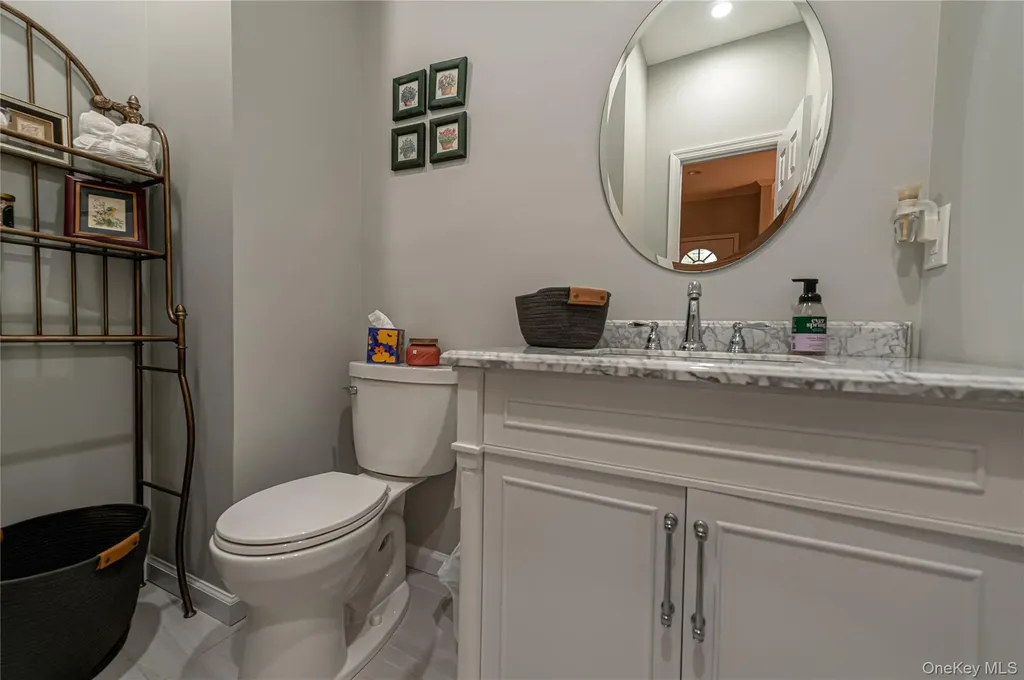 34 Paddington Circle Smithtown NY 11787