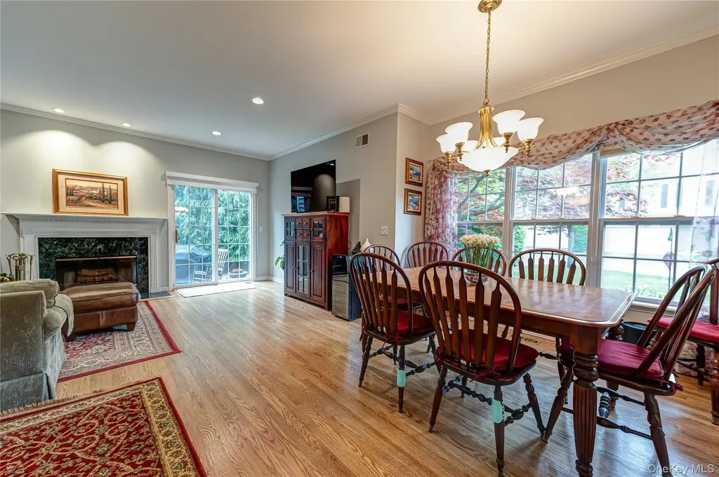 34 Paddington Circle Smithtown NY 11787