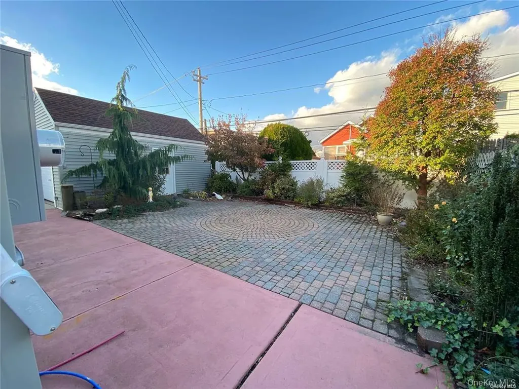 541 E Park Avenue Long Beach NY 11561