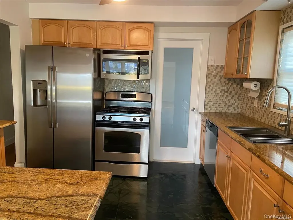 541 E Park Avenue Long Beach NY 11561