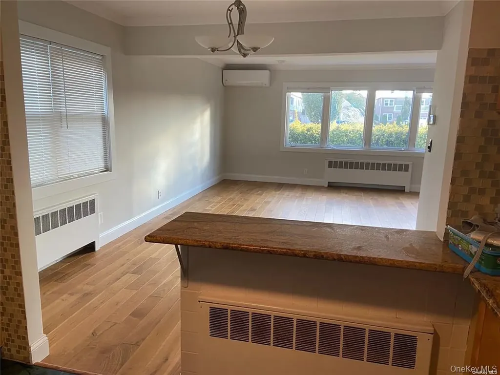 541 E Park Avenue Long Beach NY 11561