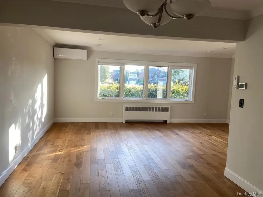 541 E Park Avenue Long Beach NY 11561
