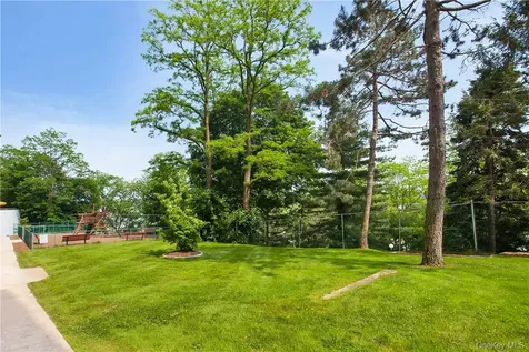 300 High Point Drive Hartsdale NY 10530
