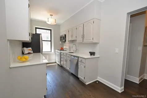 143 Garth Road Scarsdale NY 10583