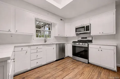 6 Hidden Green Lane Larchmont NY 10538