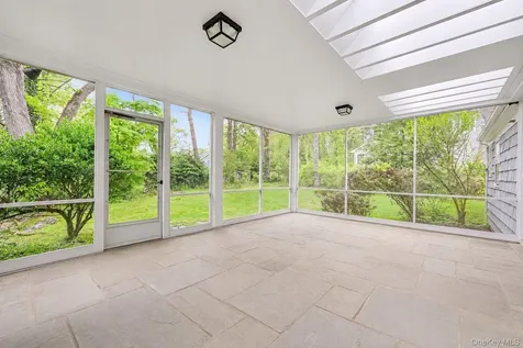 6 Hidden Green Lane Larchmont NY 10538