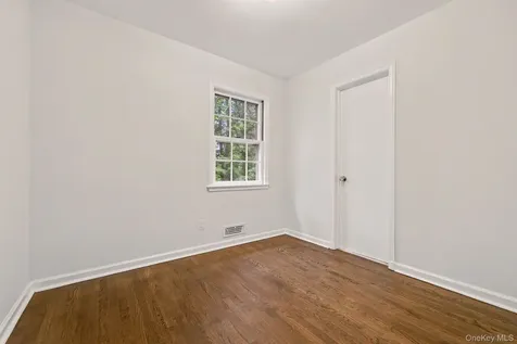 6 Hidden Green Lane Larchmont NY 10538